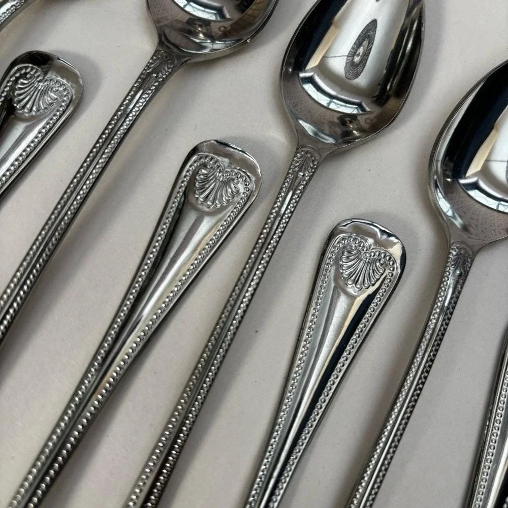 Towle Iced Tea Spoons Abbey Shell Stainless Steel Japan Set of 12 Silver 7 3/4
